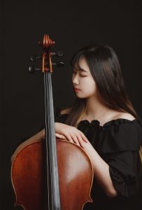 Kwon Yuri cello 203x300